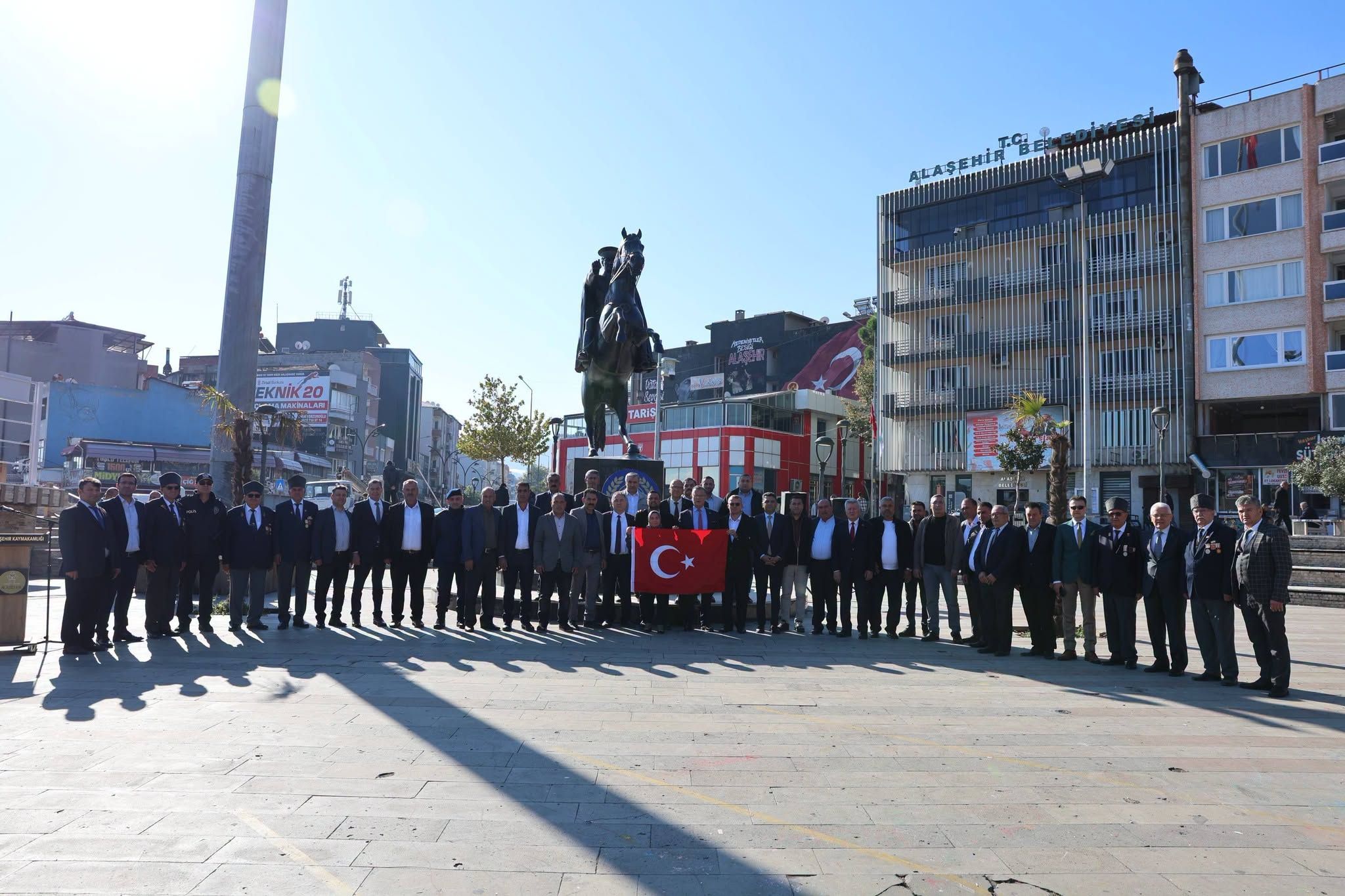 Alaşehir'de 19 Ekim Muhtarlar Günü Kutlandı (2)