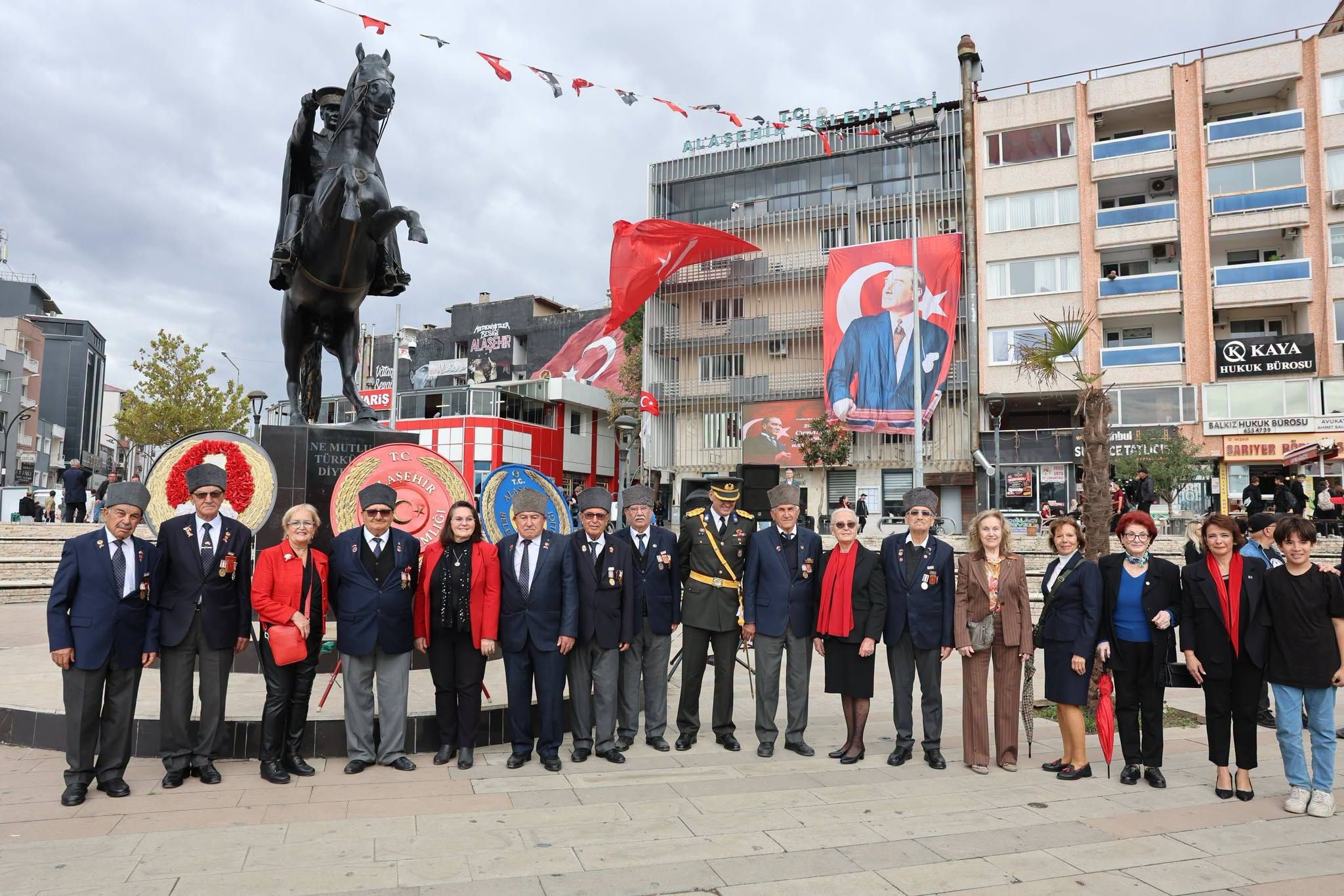 Alaşehir'de 29 Ekim Cumhuriyet Bayramı Sevinci Yaşandı! (2)