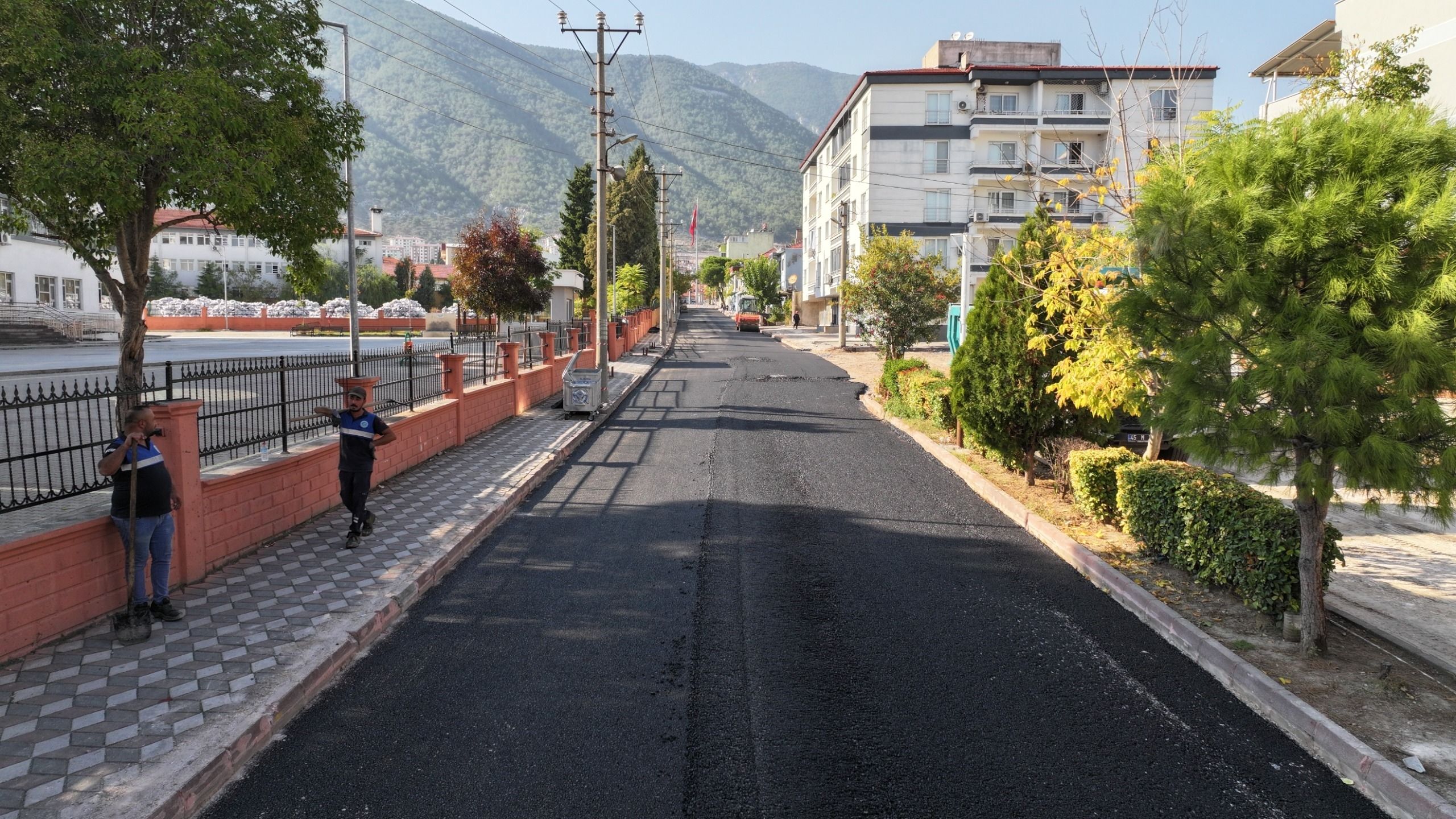 Büyükşehir’den Kırkağaç’a 4 Bin Tonluk Asfalt Hamlesi! (1)