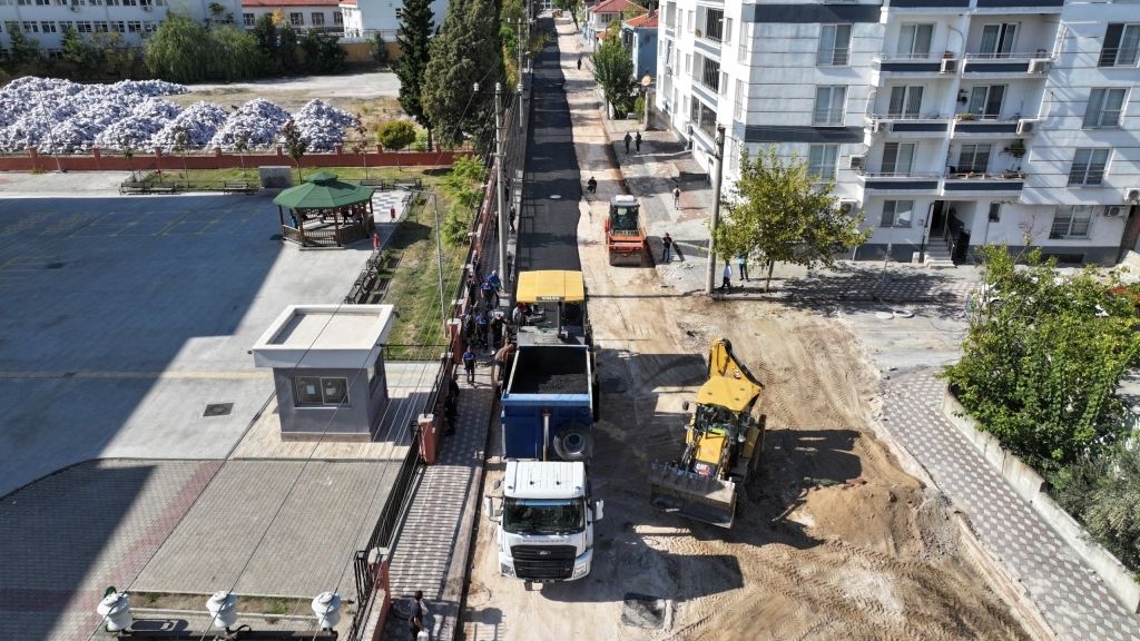 Büyükşehir’den Kırkağaç’a 4 Bin Tonluk Asfalt Hamlesi! (3)