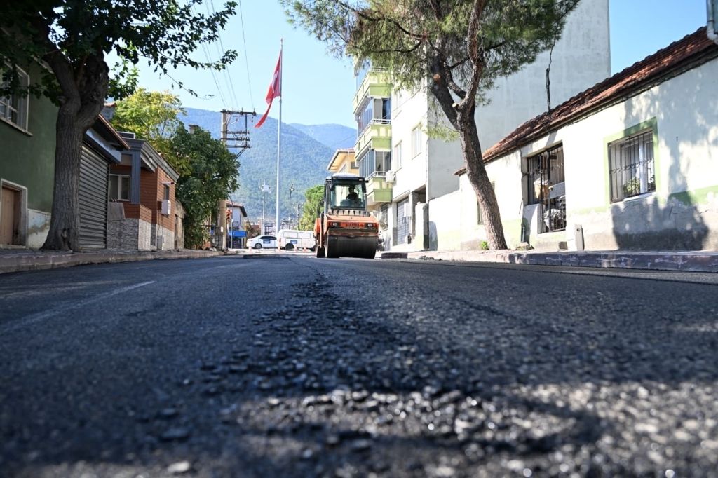 Büyükşehir’den Kırkağaç’a 4 Bin Tonluk Asfalt Hamlesi! (5)