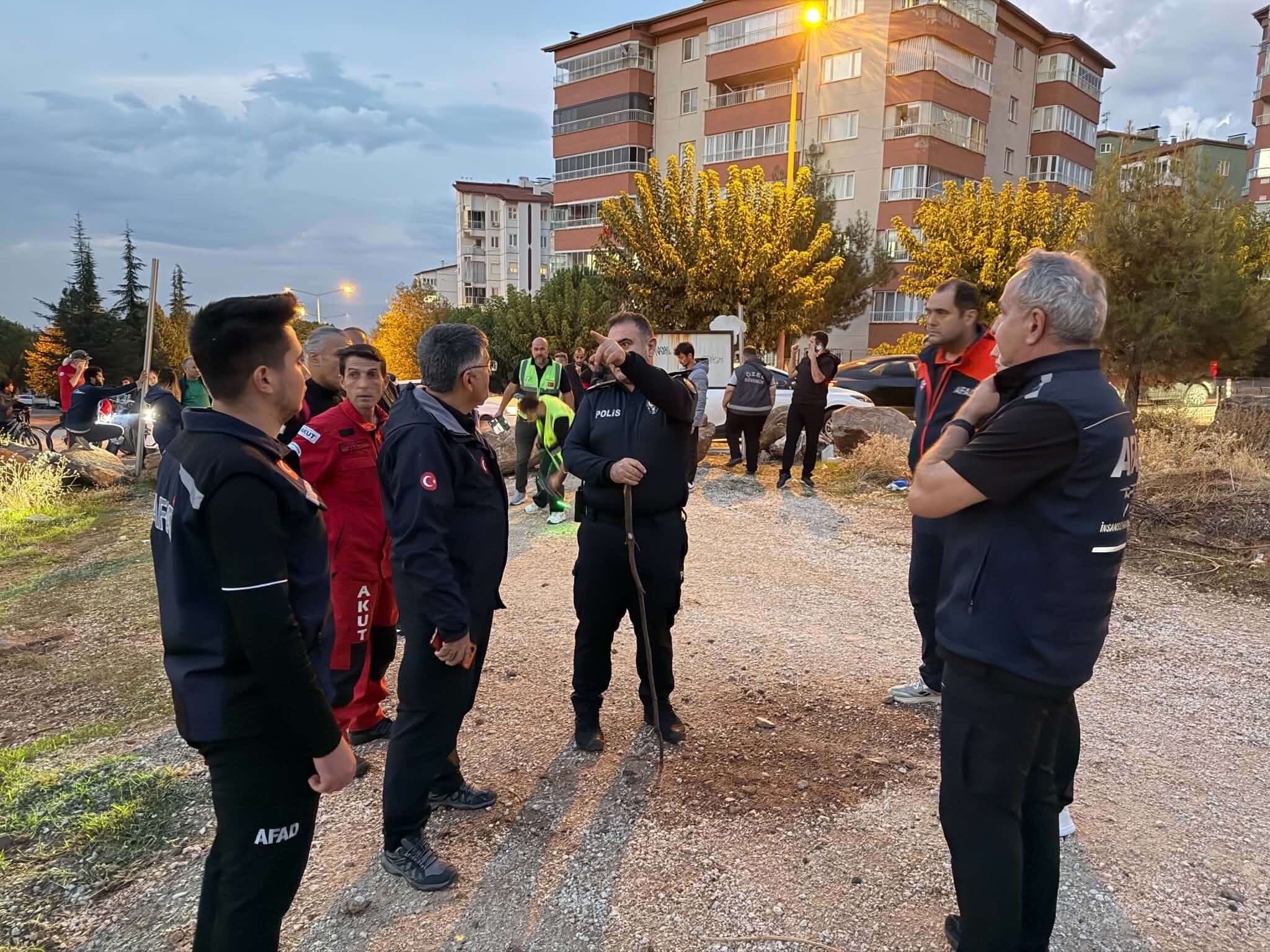 Denizli'de Kayıp Alarmı Çalışmalar Tüm Hızıyla Sürüyor (3)