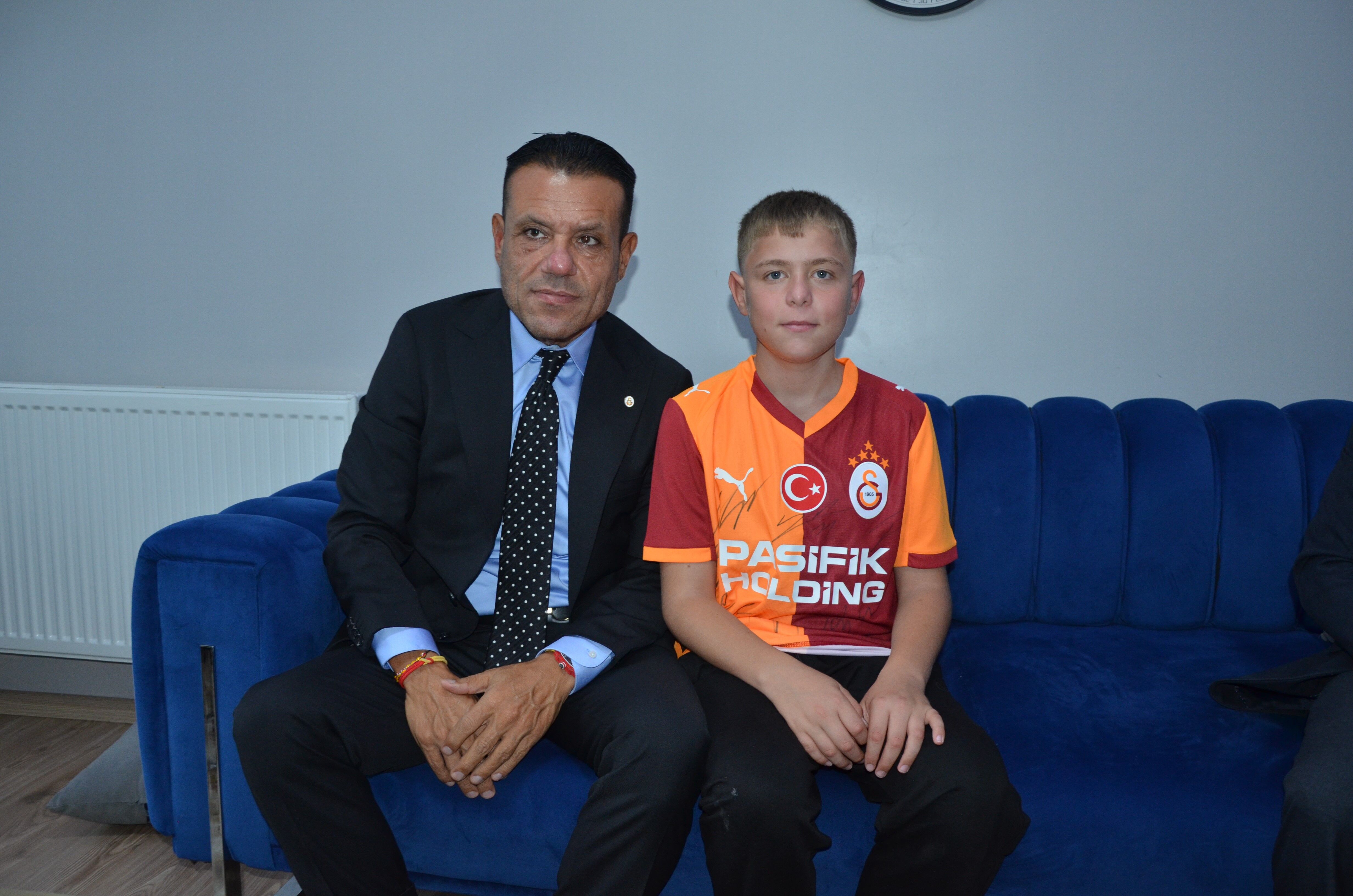 Dinçer Azaphan Kırkağaç'ta Yaşar'la Buluştu (2)