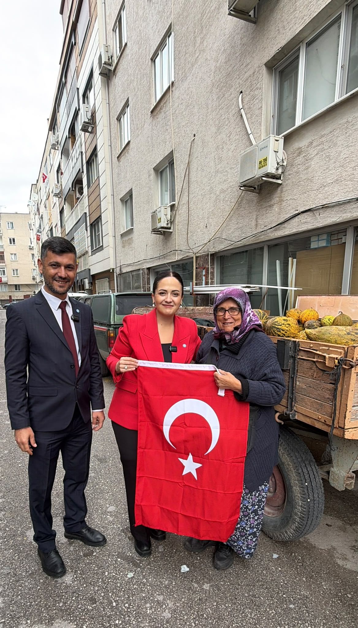 Gözde Aytaç, Esnafın Cumhuriyet Bayramını Kutladı (5)
