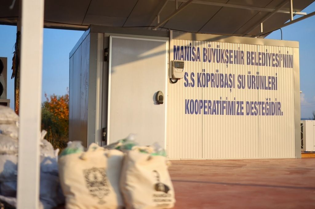Manisa'da balıkçılara soğuk hava deposu ve buz makinesi desteği-.1