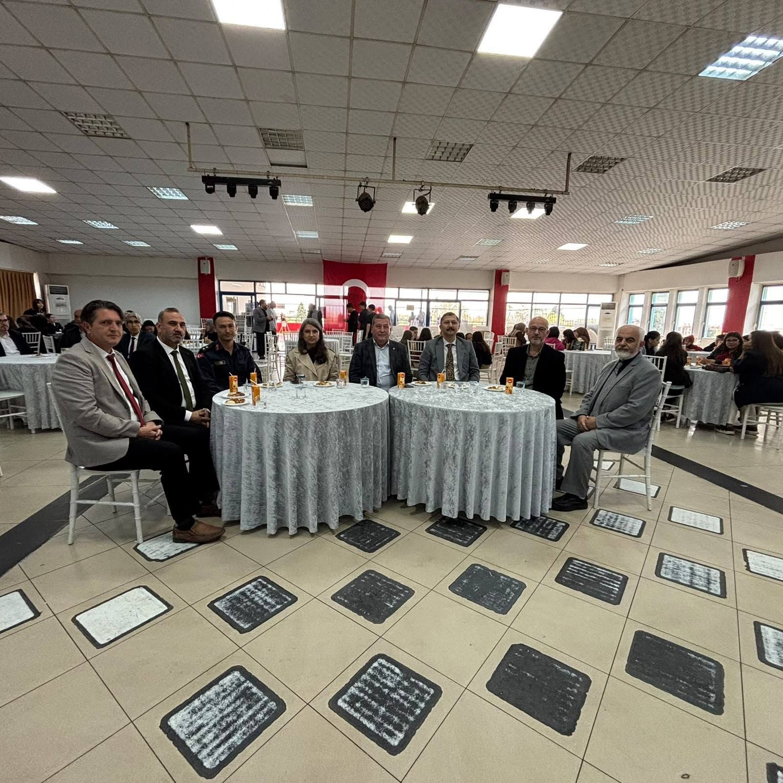 Kırkağaç’ta Islam Temalı Fotoğraf Yarışmasının Ödülleri Verildi (1)