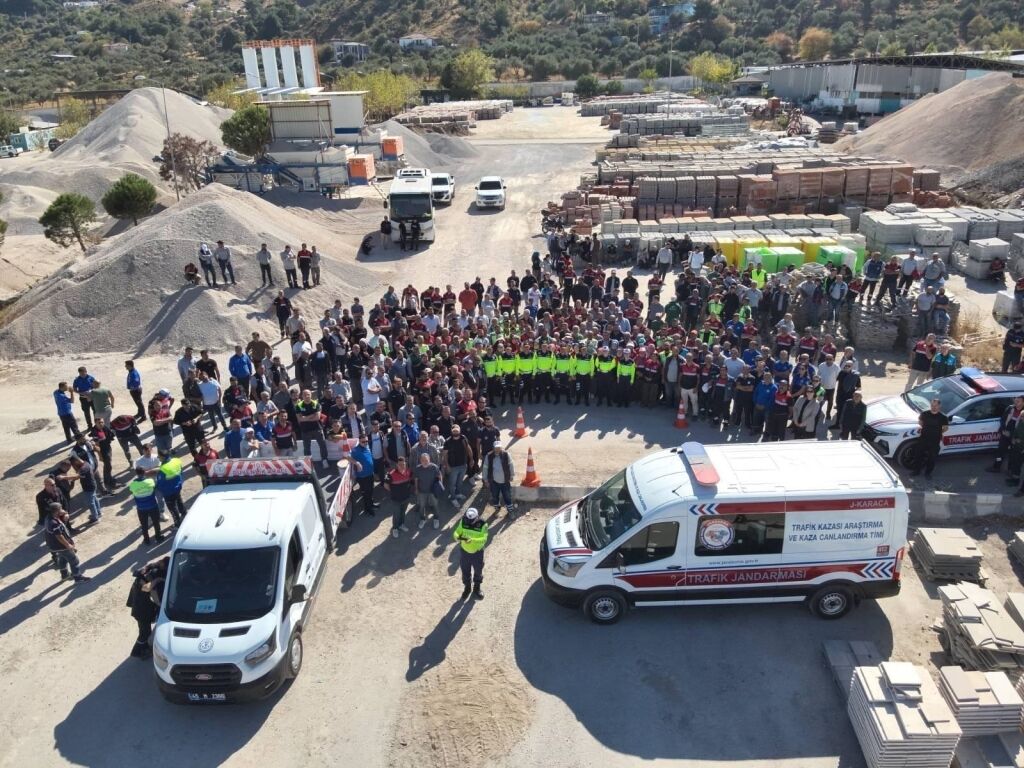 Manisa Büyükşehir Personeline Jandarmadan Güvenlik Eğitimi! (2)