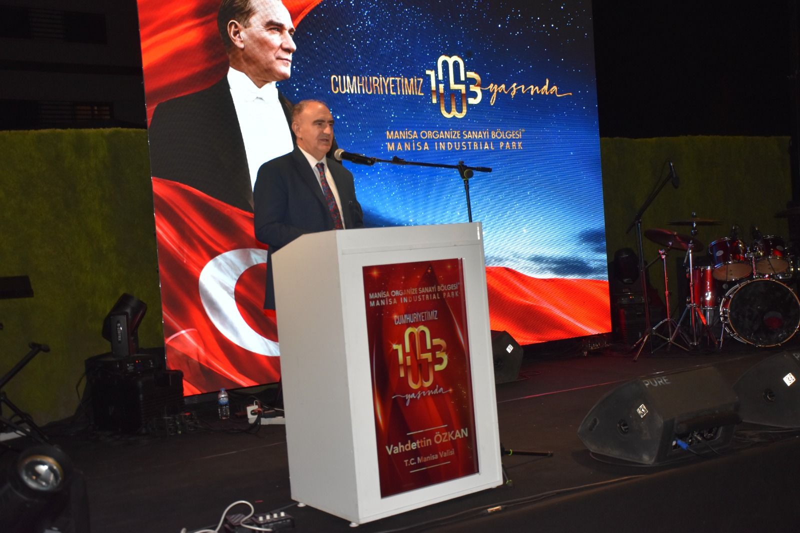Manisa Osb’de Cumhuriyet Coşkusu! Hakan Aysev Sahne Aldı (8)