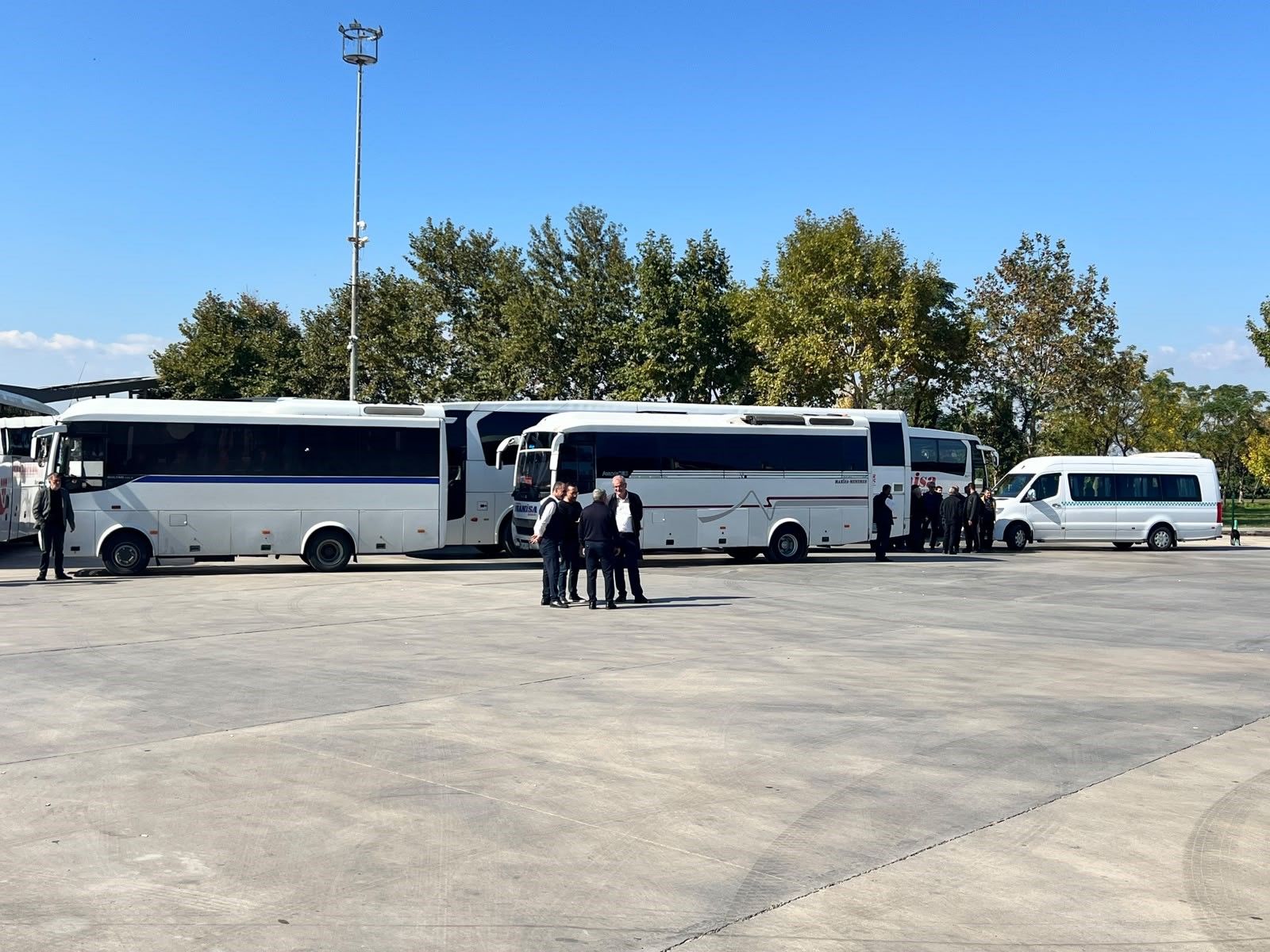 Manisa Otogarı'nda Tahliye Krizi Tatlıya Bağlandı (4)
