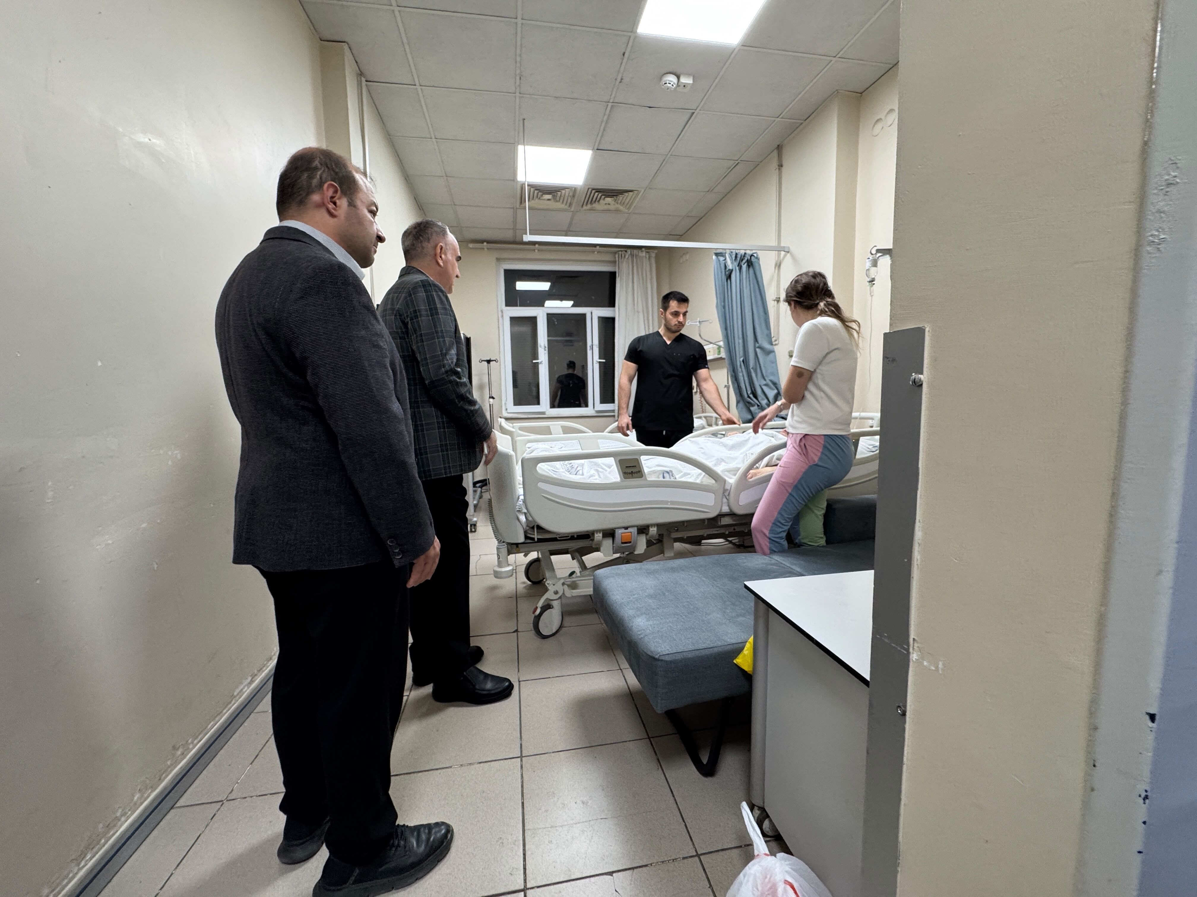Manisa Valisi Özkan'dan Yaralılara Ziyaret (3)