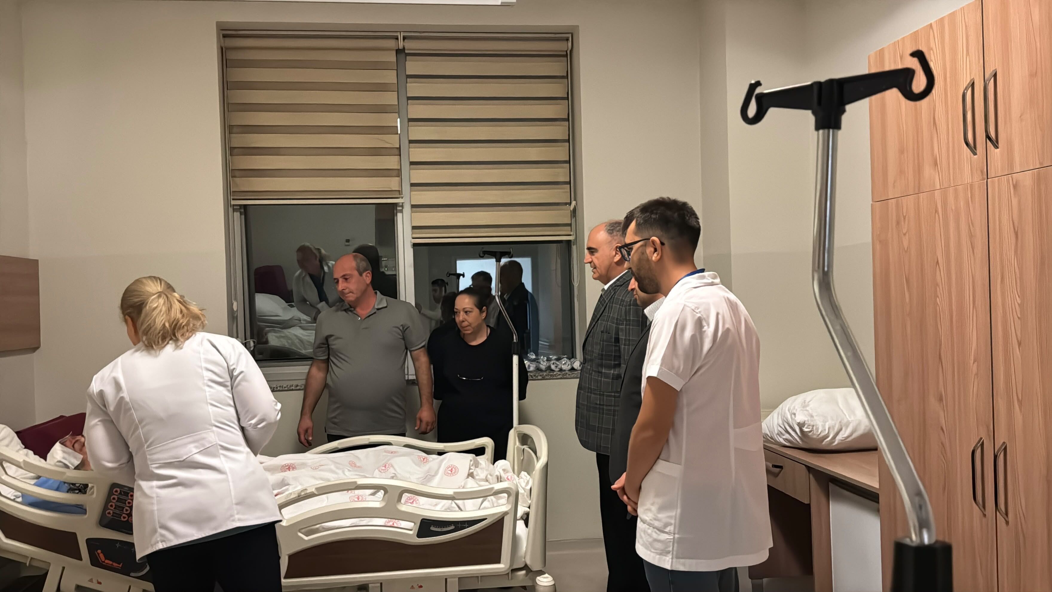 Manisa Valisi Özkan'dan Yaralılara Ziyaret (4)