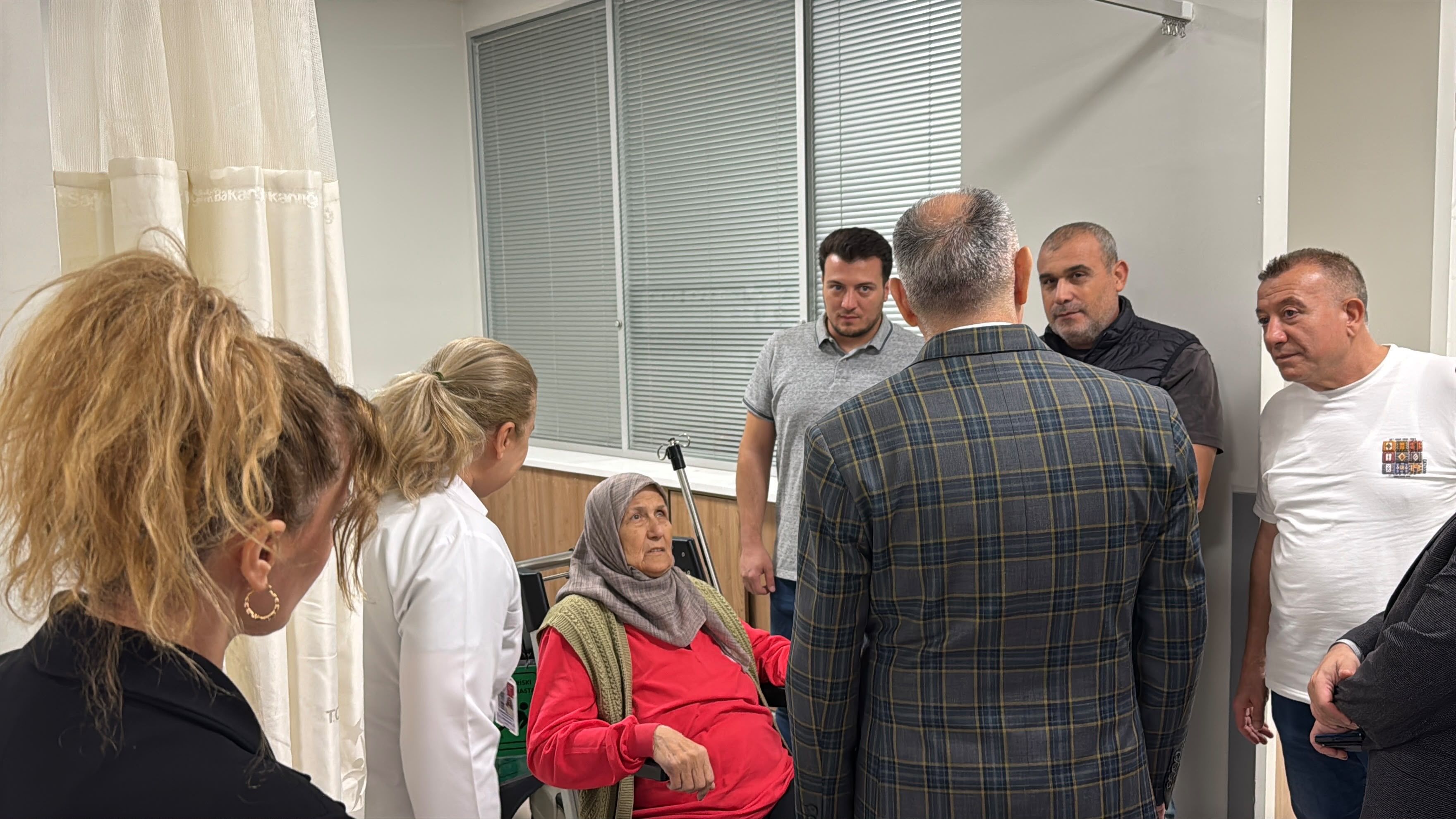 Manisa Valisi Özkan'dan Yaralılara Ziyaret (5)