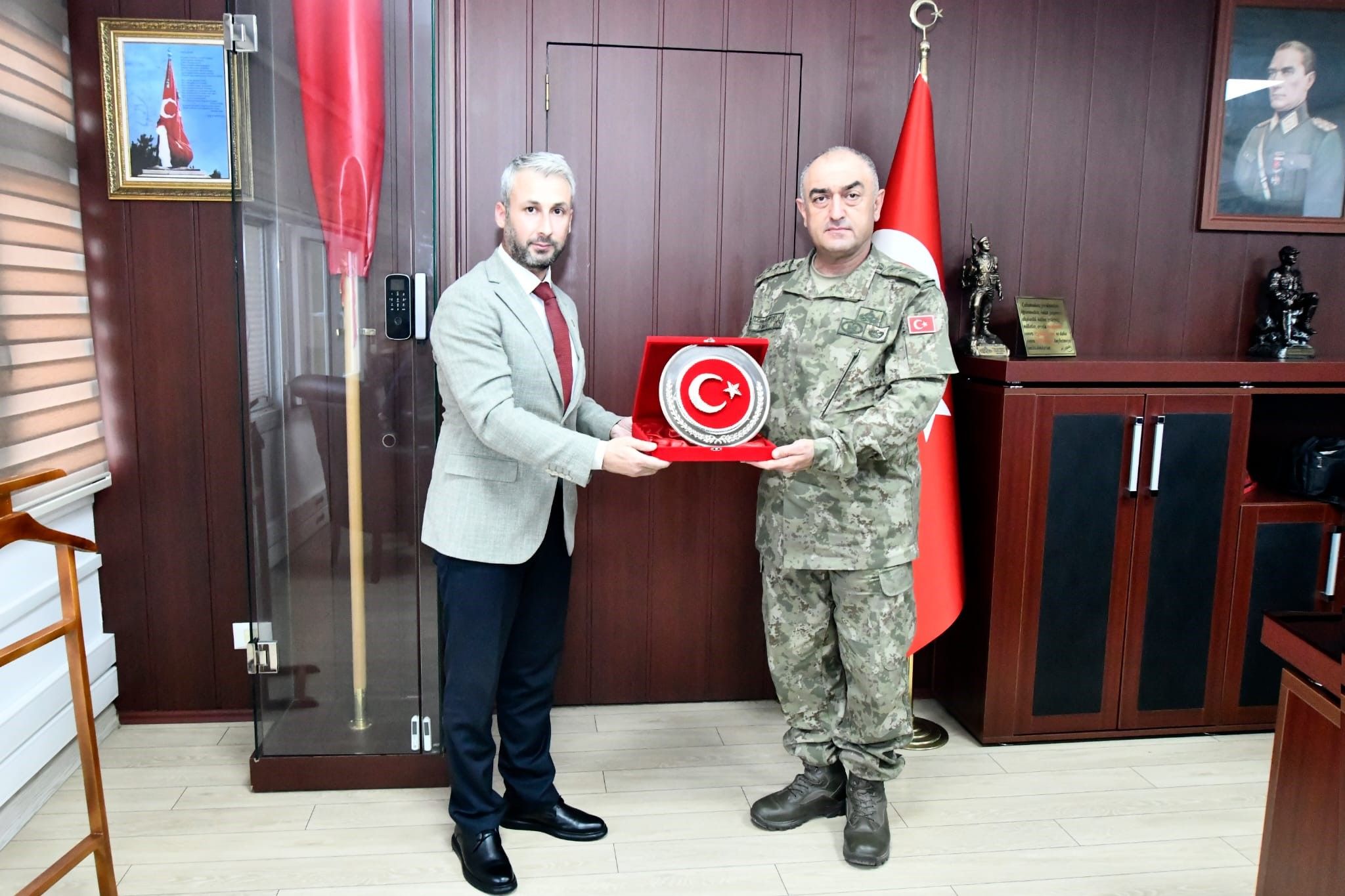 Manisa'da Albay Altınok’a Hayırlı Olsun Ziyareti (3)