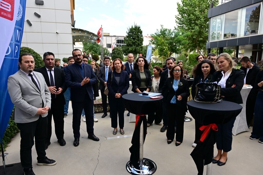 Manisa’da Dijital Gençlik Merkezi Açıldı (2)