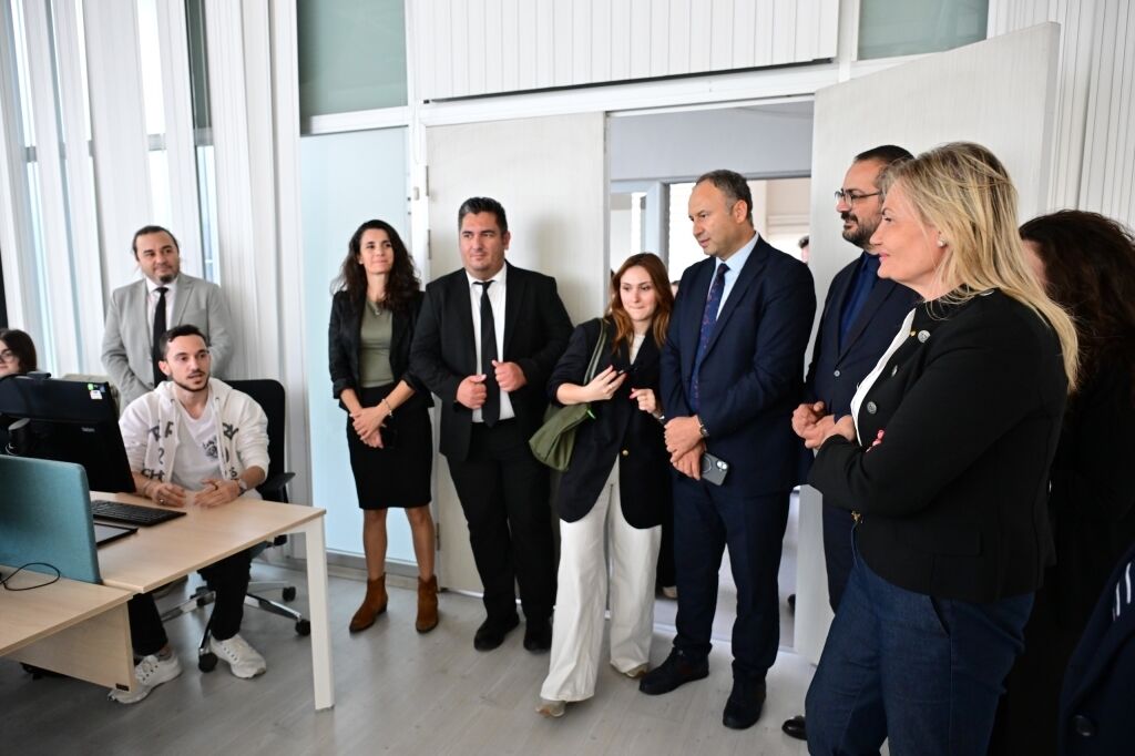 Manisa’da Dijital Gençlik Merkezi Açıldı (3)
