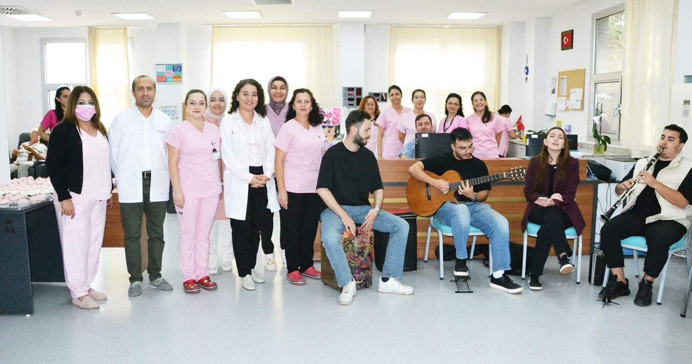 Manisa’da Kanser Hastalarına Müzikle Moral Verdiler (6)
