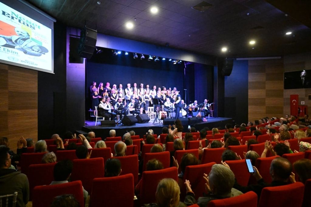 # Manisa’da Neşet Ertaş Türkülerle Anıldı (3)