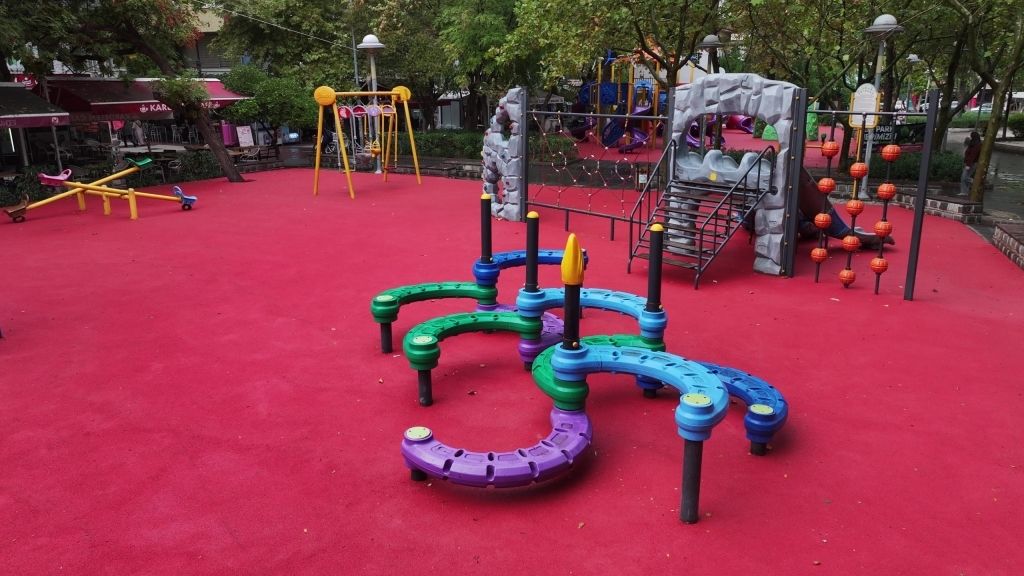 Manisa’da Park Ve Oyun Alanları Yenileniyor (3)
