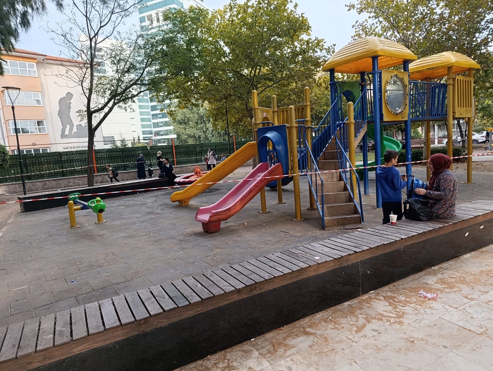 Manisa'da Parklar Yenileniyor, Spor Alanları Taşınıyor (4)