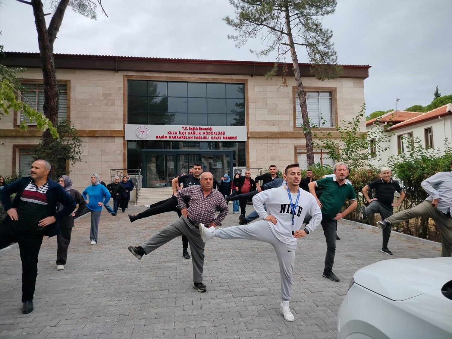 Manisa'da Vatandaşlar Sağlık Için Bir Araya Geldi! (3)