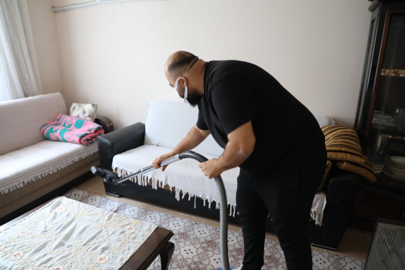 Manisa'da Yaşlı Ve Engelli Vatandaşların Evleri Pırıl Pırıl Oluyor (3)