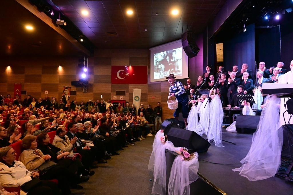Manisa’da Zeki Müren Rüzgarı! (1)