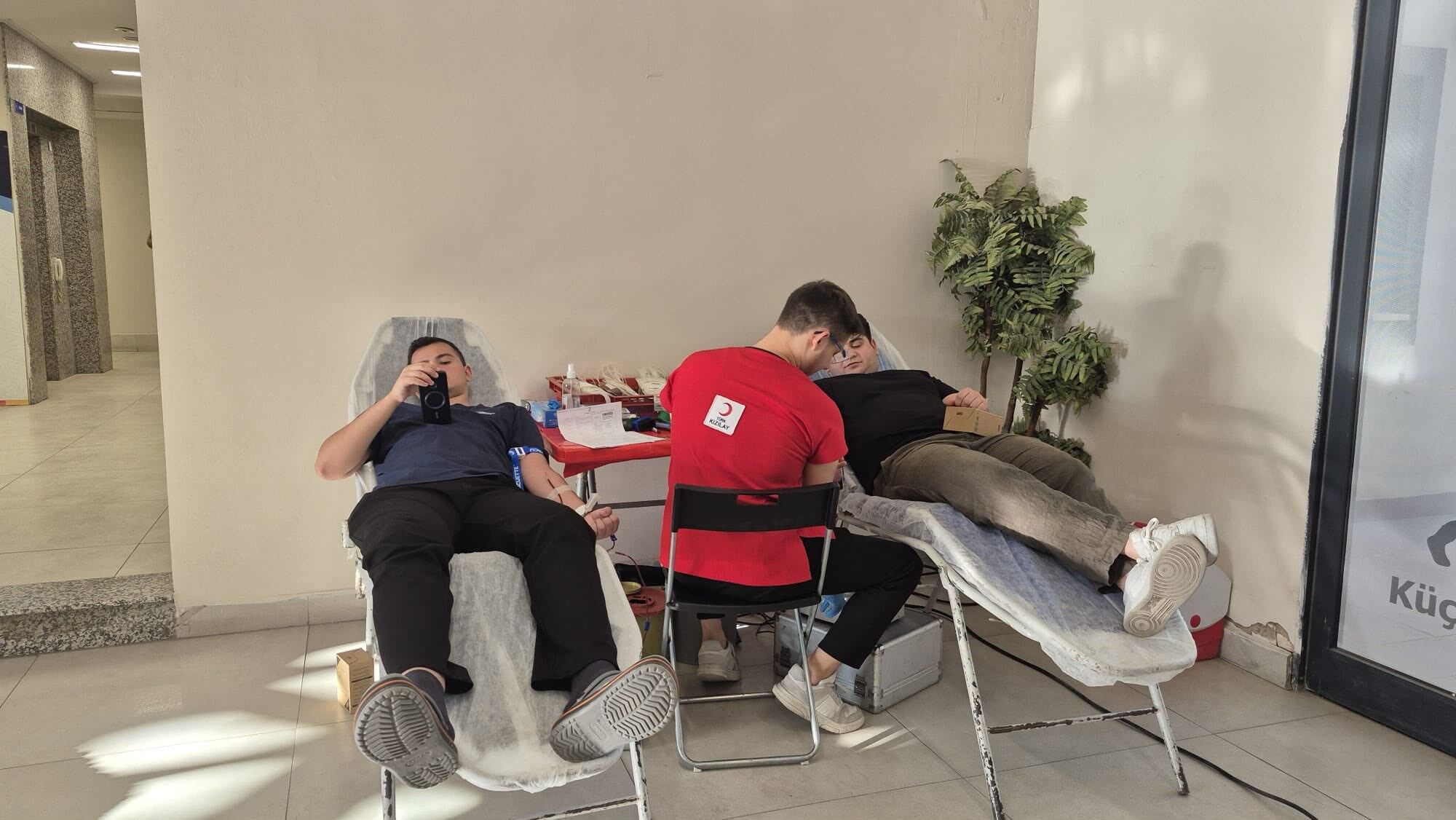 Manisa'daki Kyk Yurtlarından Kan Bağışına Destek (1)
