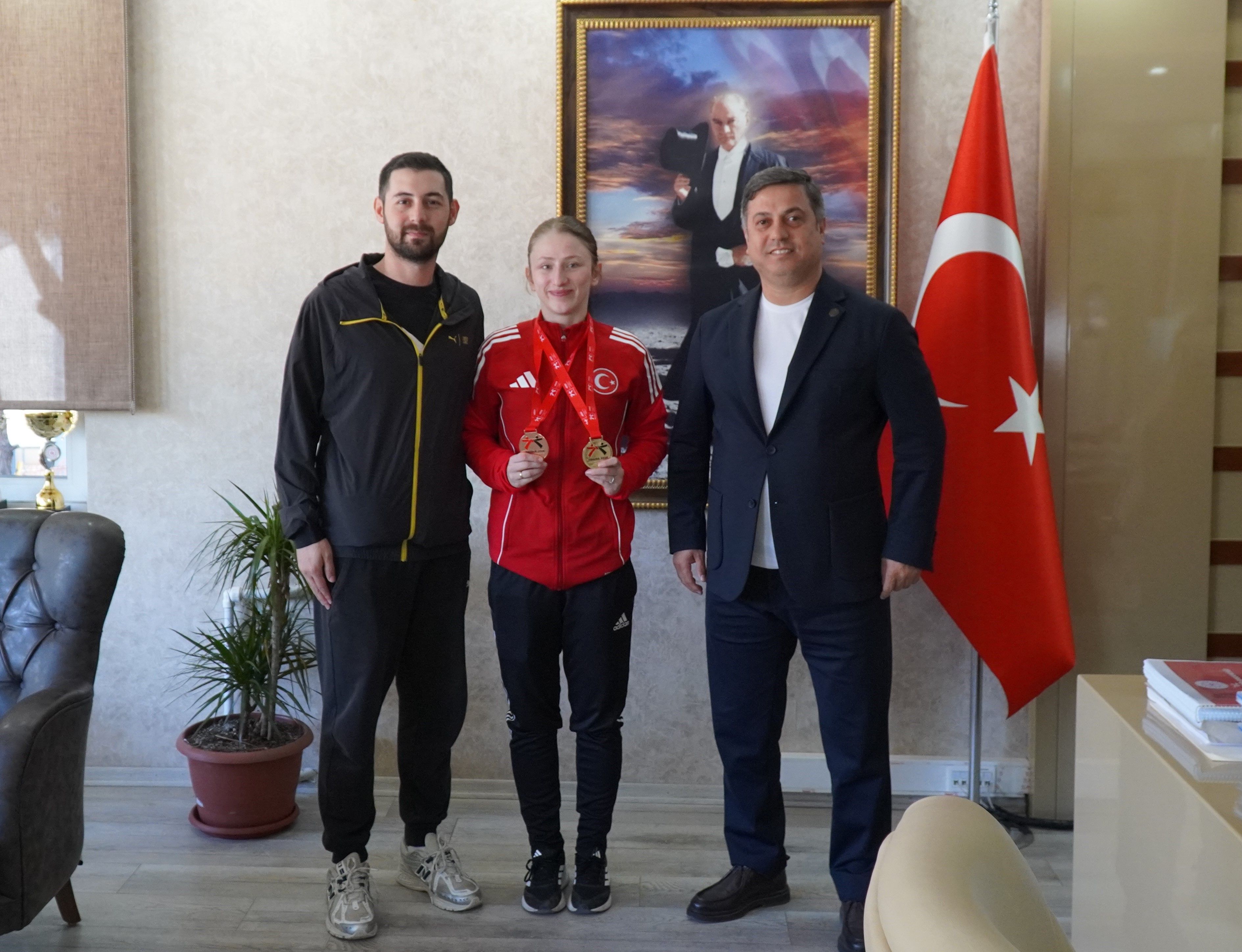 Manisalı Milli Sporcudan Altın Madalya! (1)