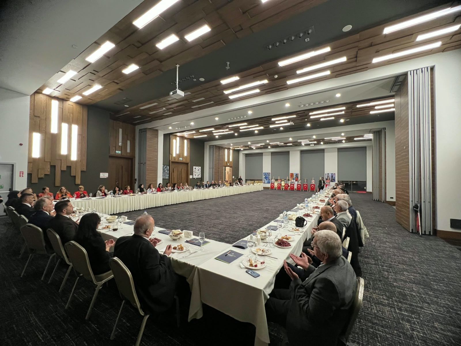 Mhp Manisa’da Bir Ilk Geçmişten Bugüne Teşkilat Aynı Sofrada Buluştu (2)