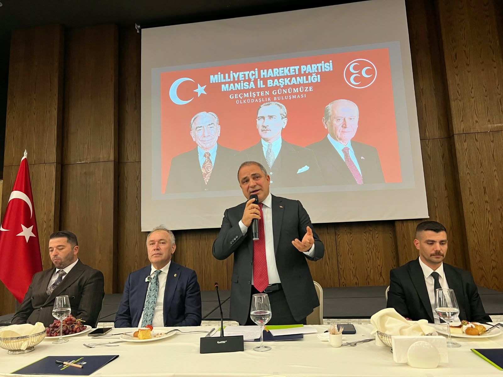 Mhp Manisa’da Bir Ilk Geçmişten Bugüne Teşkilat Aynı Sofrada Buluştu (4)
