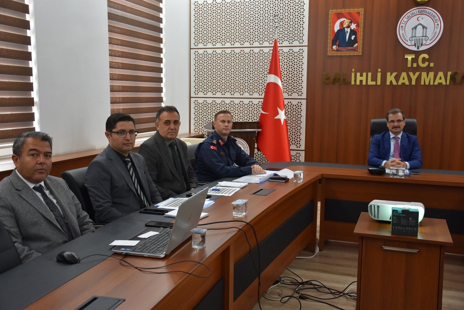 Salihli’de Metruk Yapılara Yönelik Çalışmalar Sürüyor (2)
