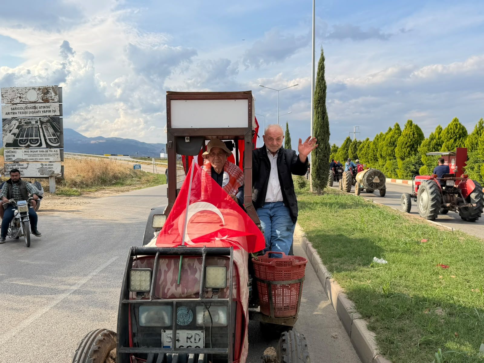 Sarıgöl'de Traktör Konvoyu (3)