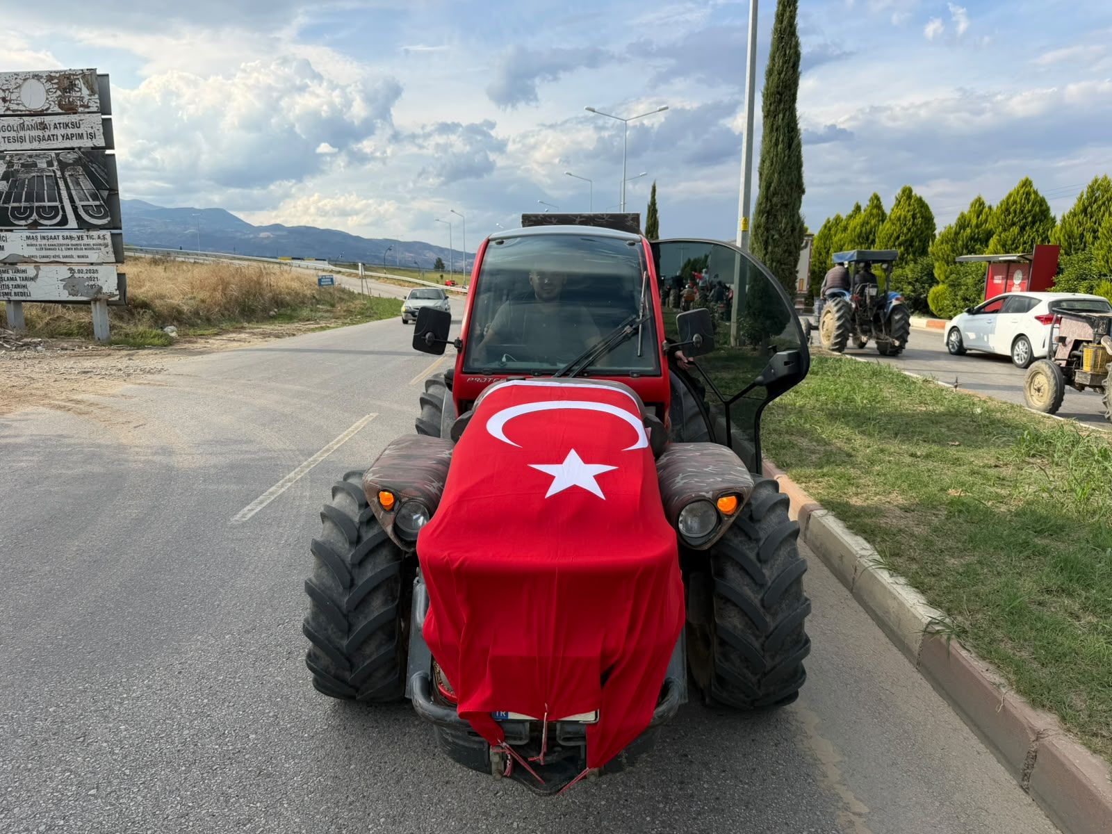 Sarıgöl'de Traktör Konvoyu (4)