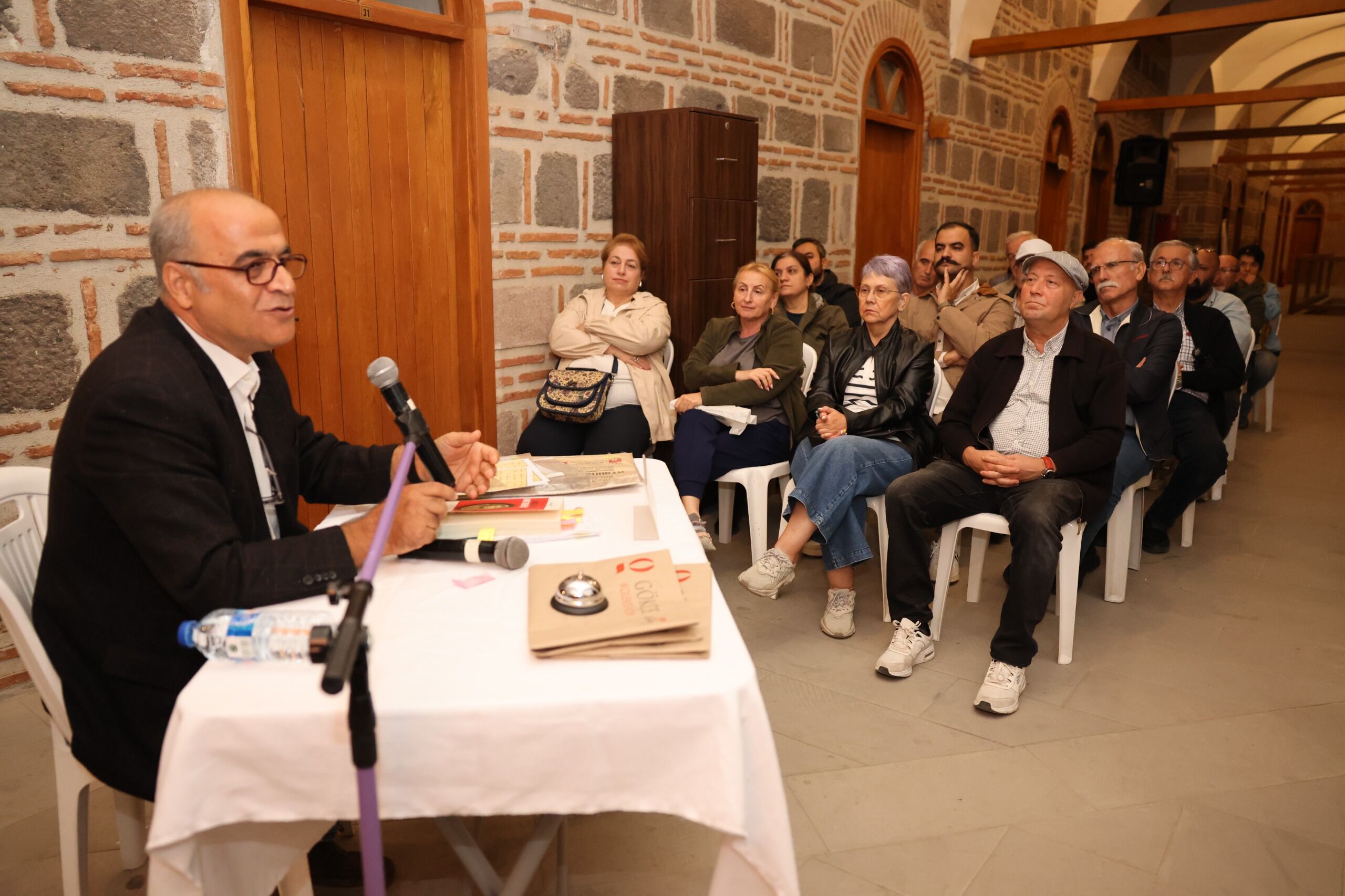 ‘Tarzan Ve Manisa’ Söyleşisine Büyük Ilgi! (2)