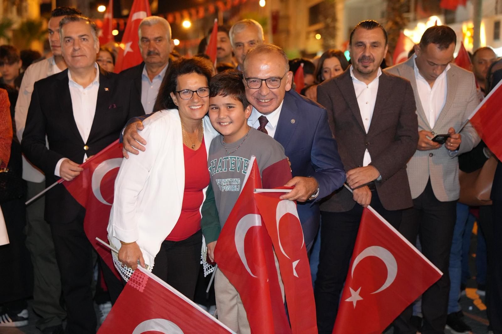 Turgutlu’da Cumhuriyet Coşkusu Işın Karaca Konseriyle Taçlanacak (2)