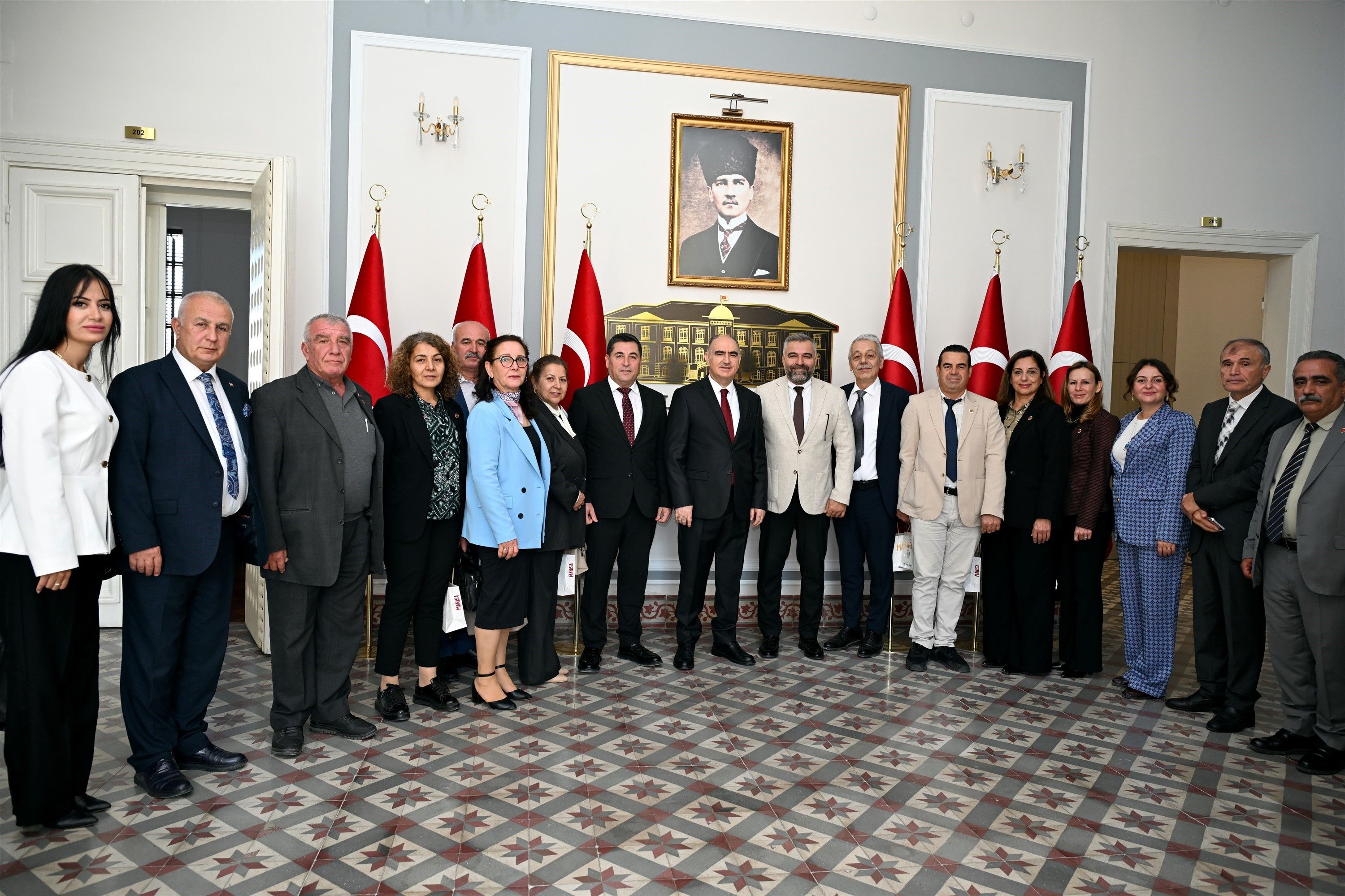 Vali Özkan Muhtarlarla Bir Araya Geldi! (4)