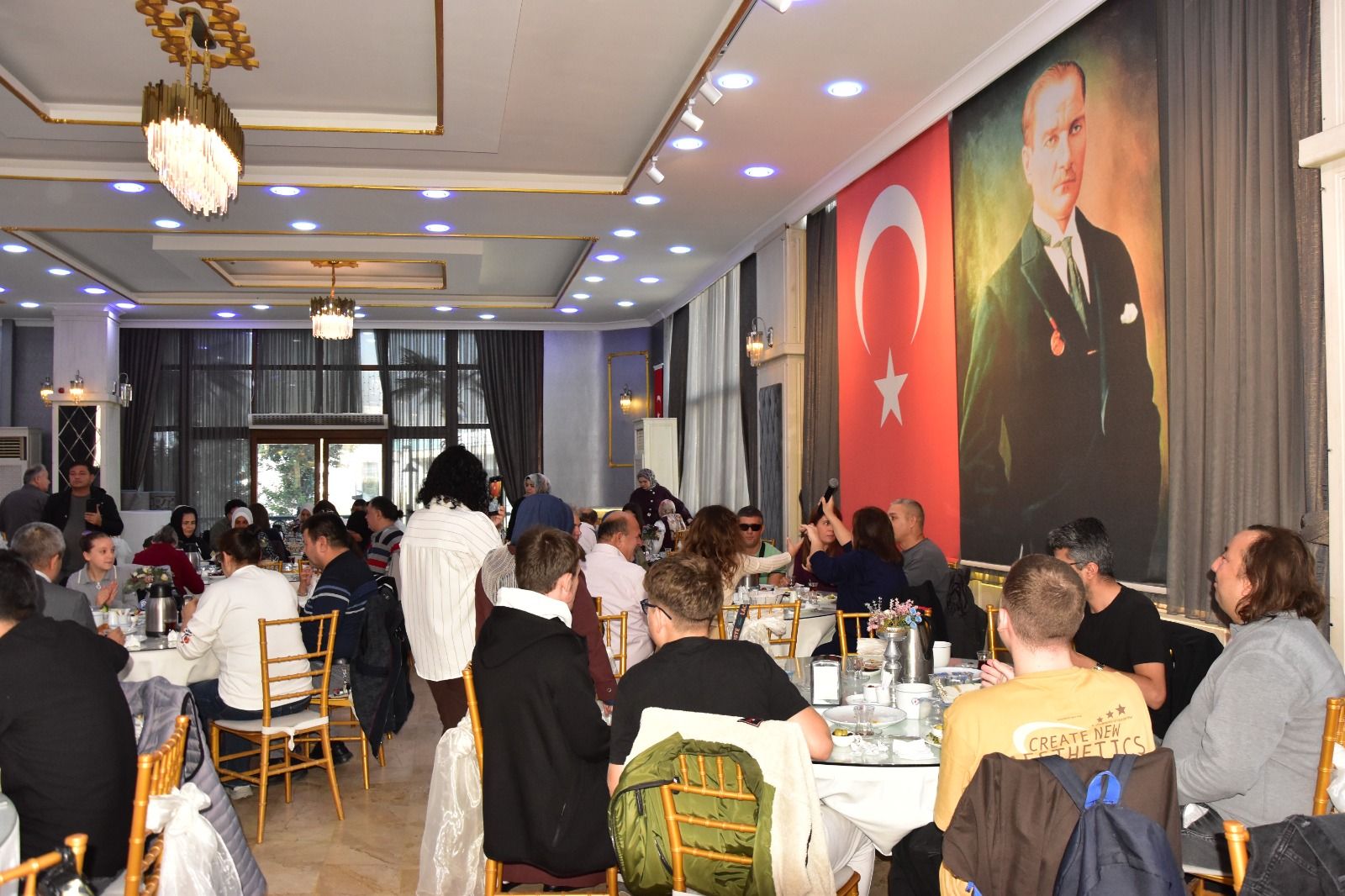 Manisa’da görme engellilerin sorunları gündemde! İstihdam ve eğitim çağrısı-.1