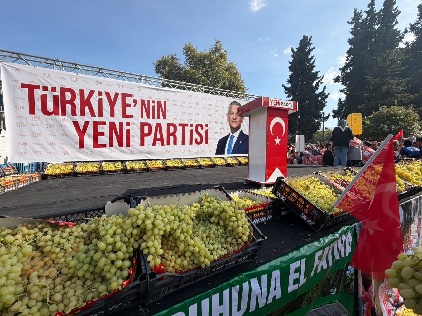 Özel'den Sarıgöl'de çiftçi borçlarına faiz affı vaadi
