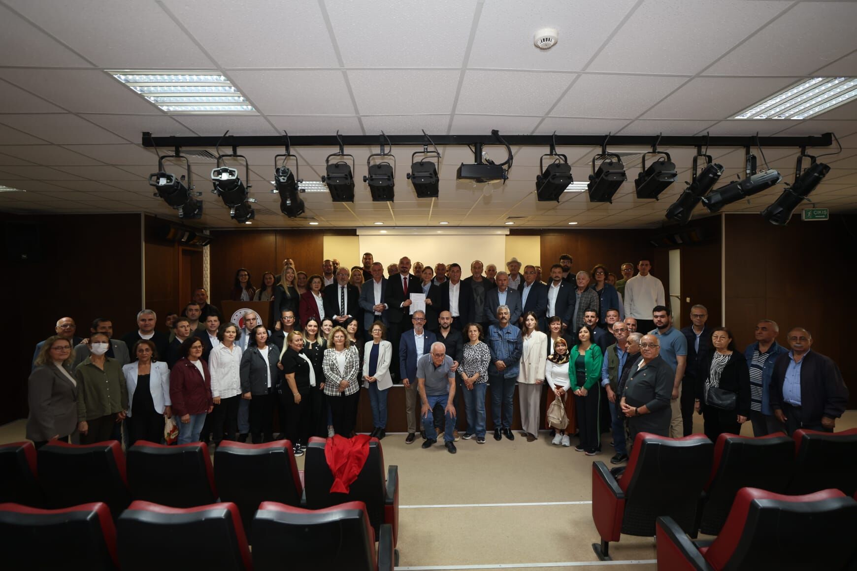 Yeni̇ Parti Yunusemre İlçe Başkanı Yalçın Arcak Mazbatasını Aldı (5)
